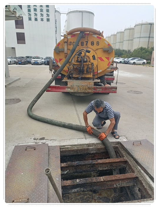 阿克陶隔油池清掏