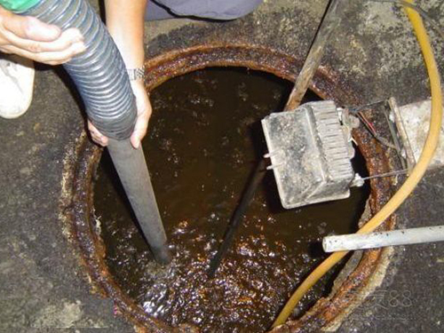 阿克陶隔油池清理